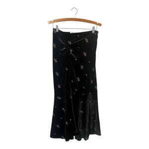 Blank Skirt Black Velvet Ruched Embroidered Flowers Size Medium High Low